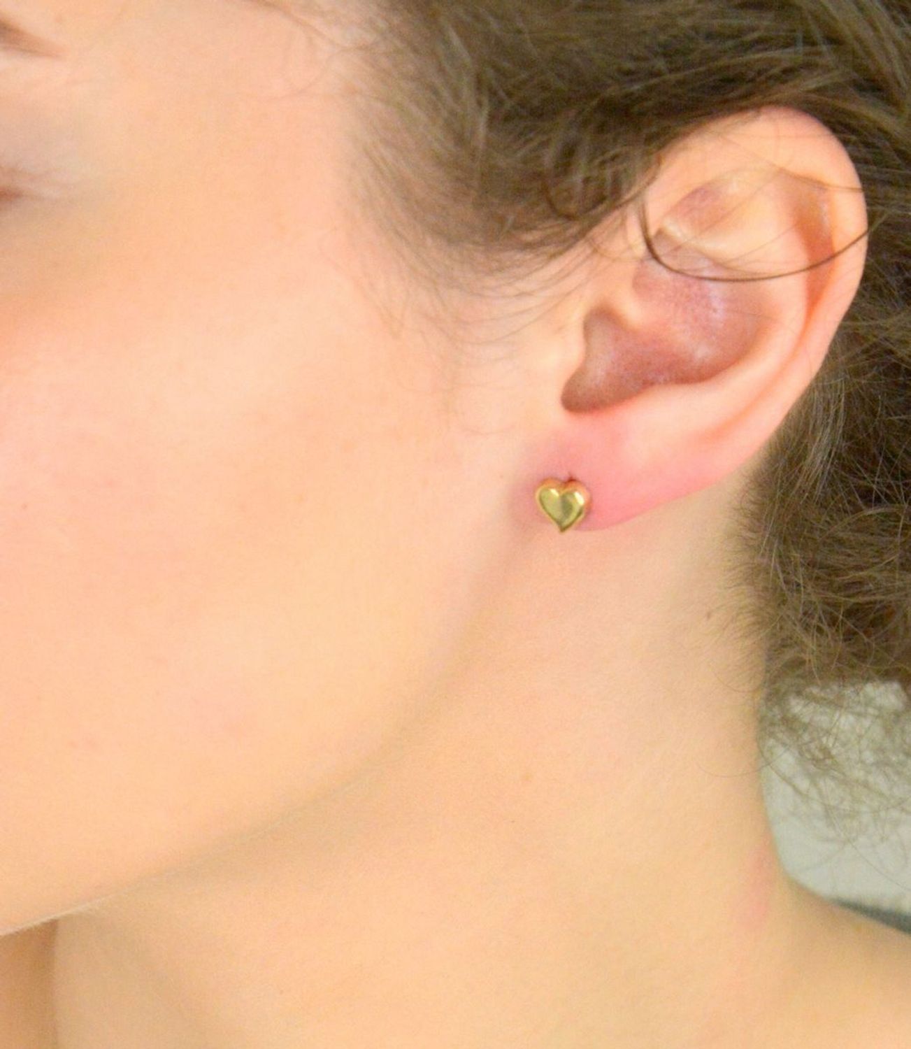 Złote kolczyki serduszka z  bocznymi cyrkoniami 585- KL 5639.jpg